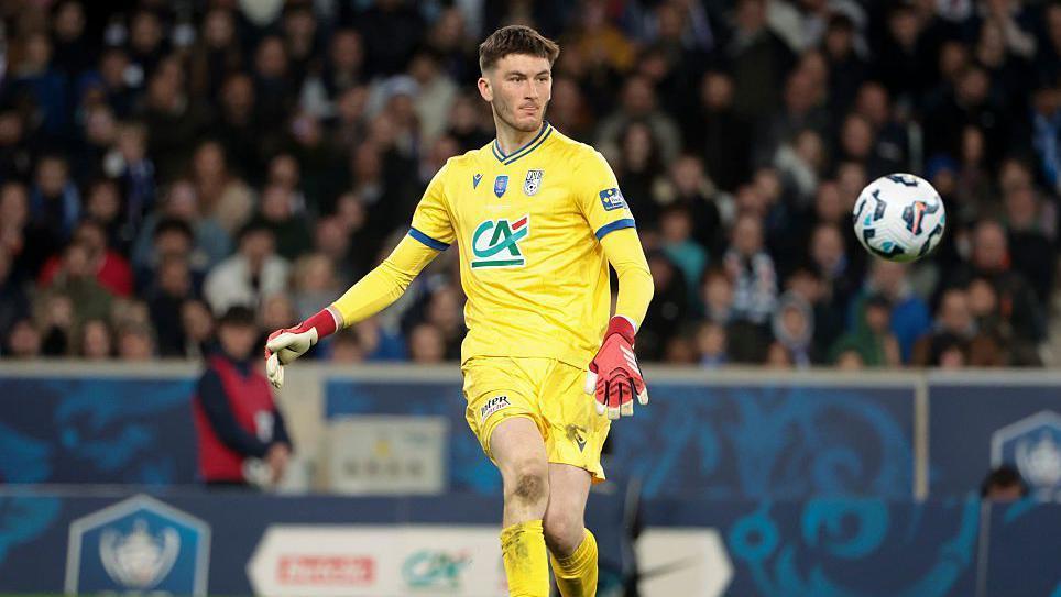Ewen Jaouen, Newcastle için 'çok iyi bir transfer' olabilir - Howey