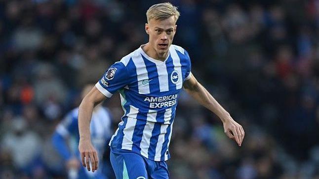 Van Hecke, Brighton'ın Tottenham'dan gelen tekliflerini reddetmesinin ardından geleceği hakkında netlik istiyor